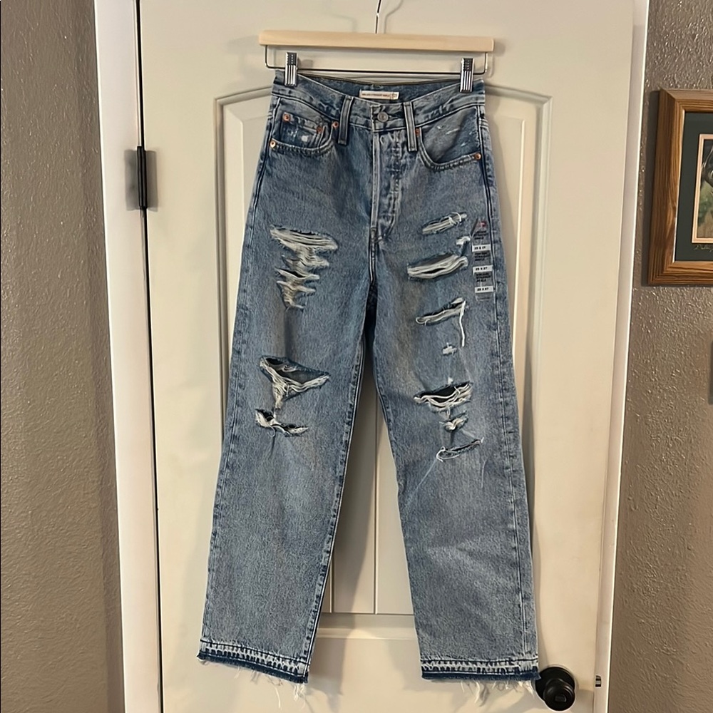 NWOT Levi’s Ribcage Straight Ankle Jeans